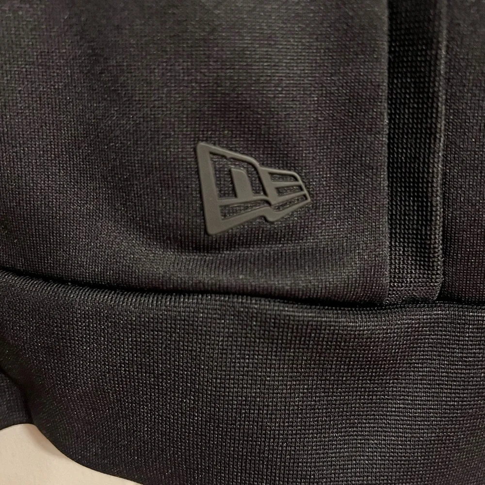 New Era tracksuit jacket black‎ size L